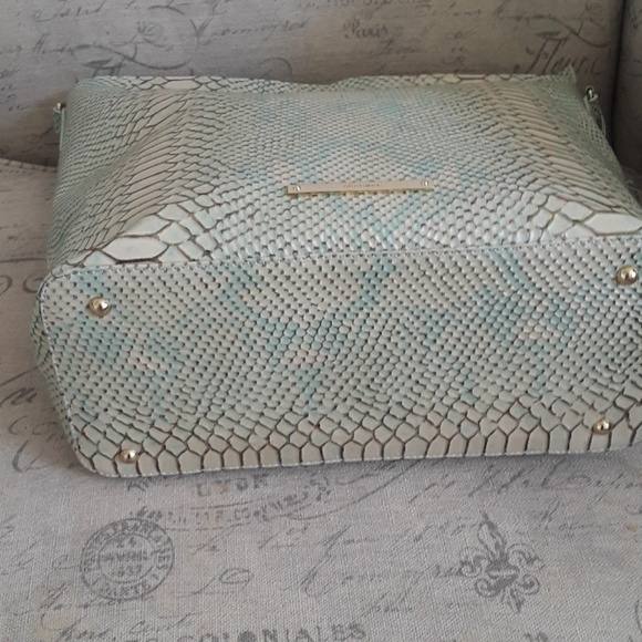 Beautiful snakeskin  brahmins - Picture 3 of 4